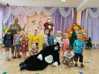 "Мы танцуем, веселимся и морозов не боимся"
