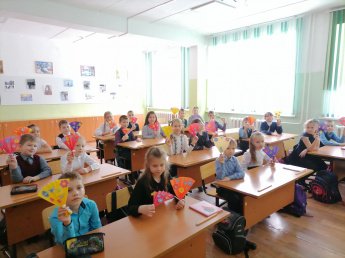«Любимой маме» - творческая мастерская.